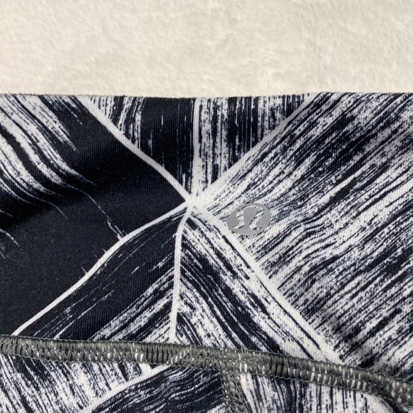 Lululemon Wunder Under Crop II *Full-On Luon Women's Size 6 !! - Picture 7 of 10